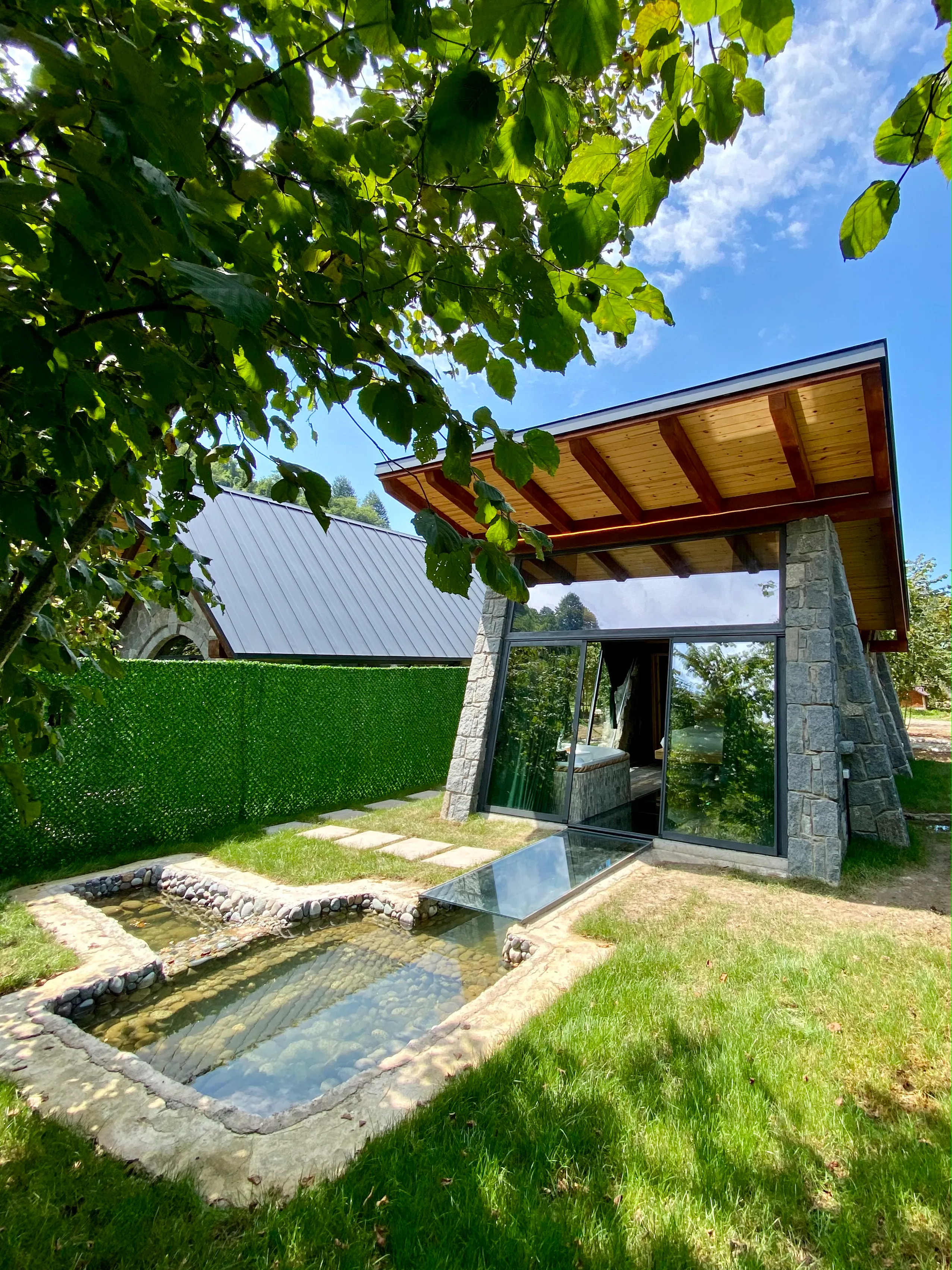 Jakuzili Asma Şömineli Taş Bungalov - 302