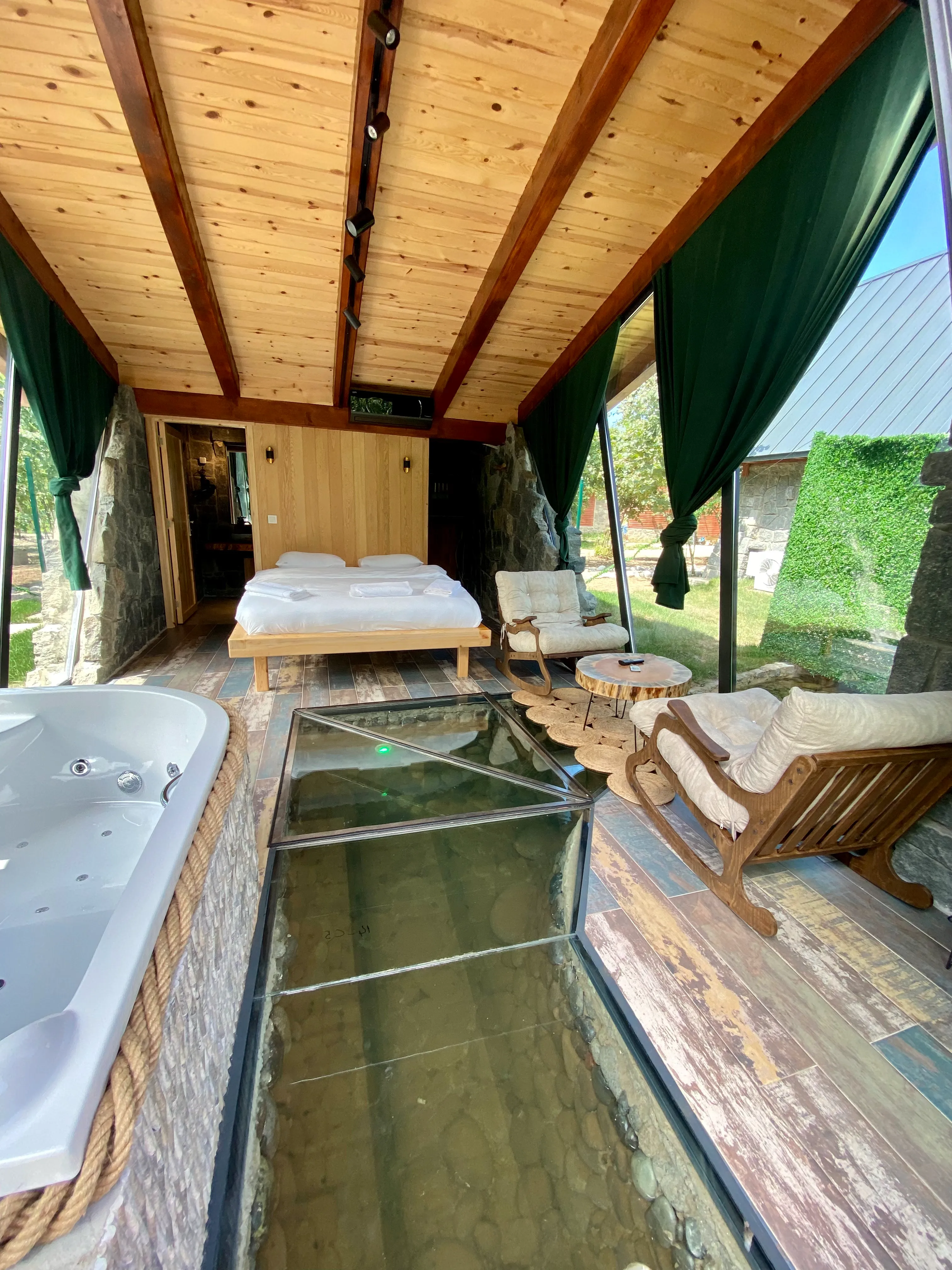 Jakuzili Asma Şömineli Taş Bungalov - 302 2