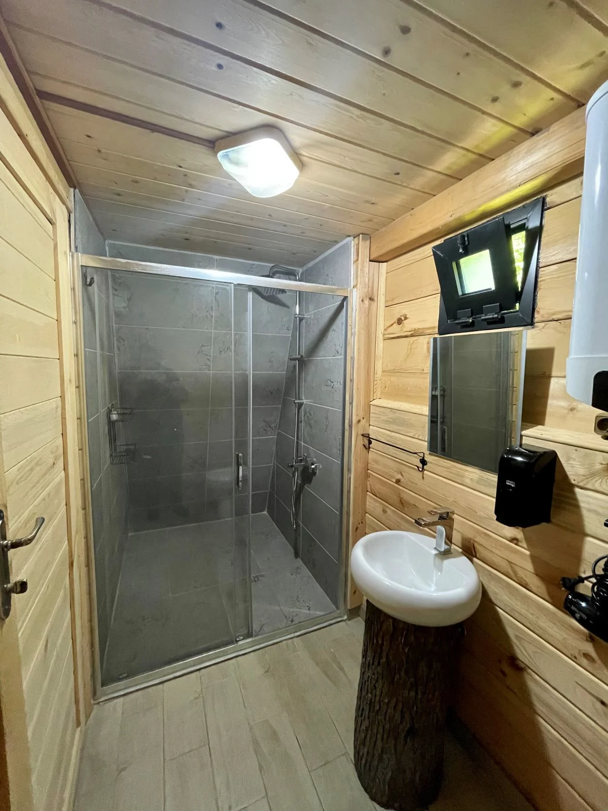 Havuzlu Üçgen Bungalov - 101-104 5