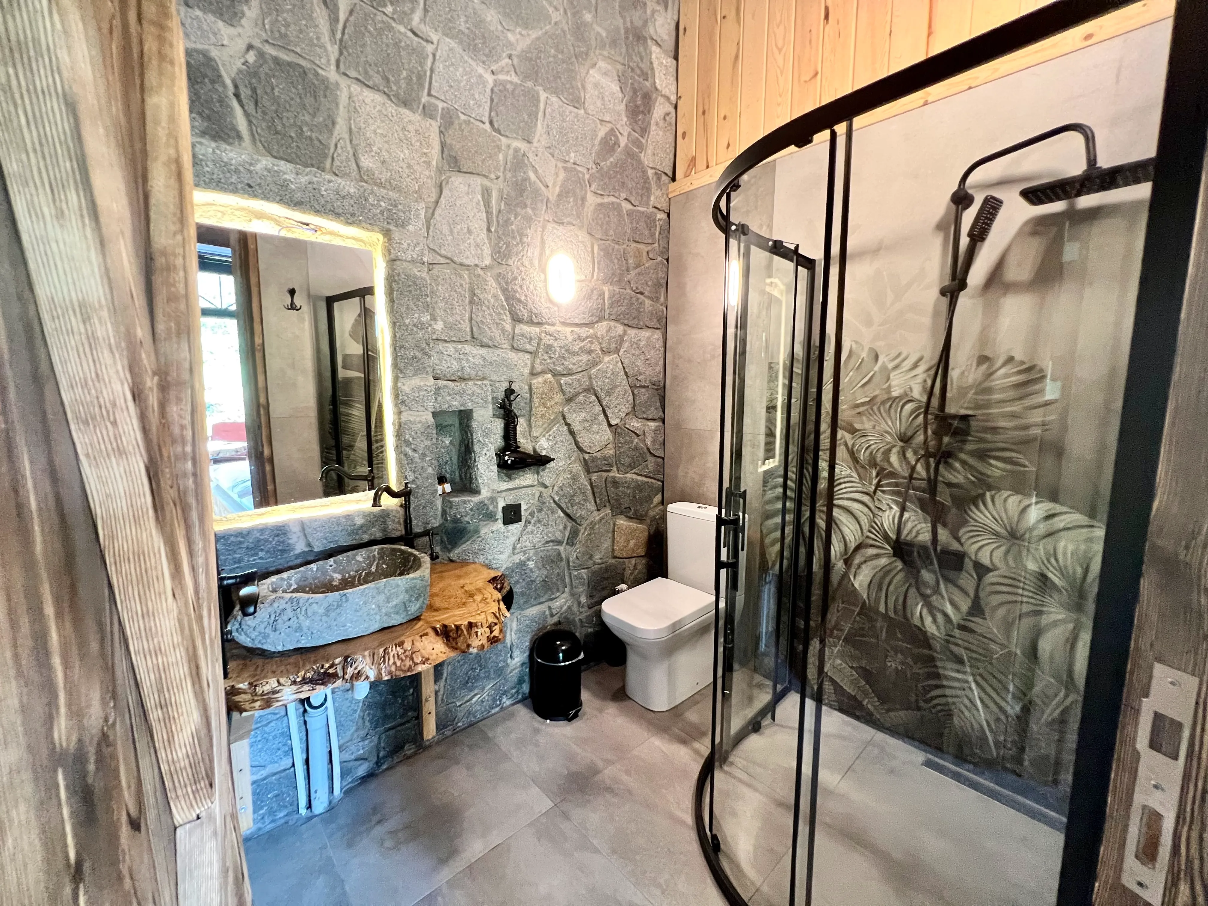 Jakuzili Asma Şömineli Taş Masal Bungalov -304/305 4